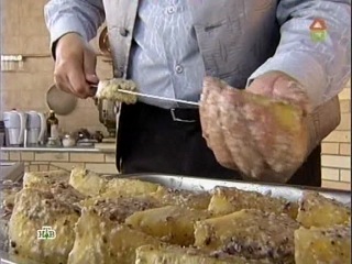 Видео как готовить шашлык из утиных грудок и ананасов